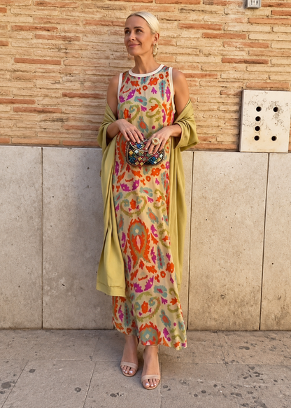Majorie | Ensemble satiné artistique avec robe et châle assorti