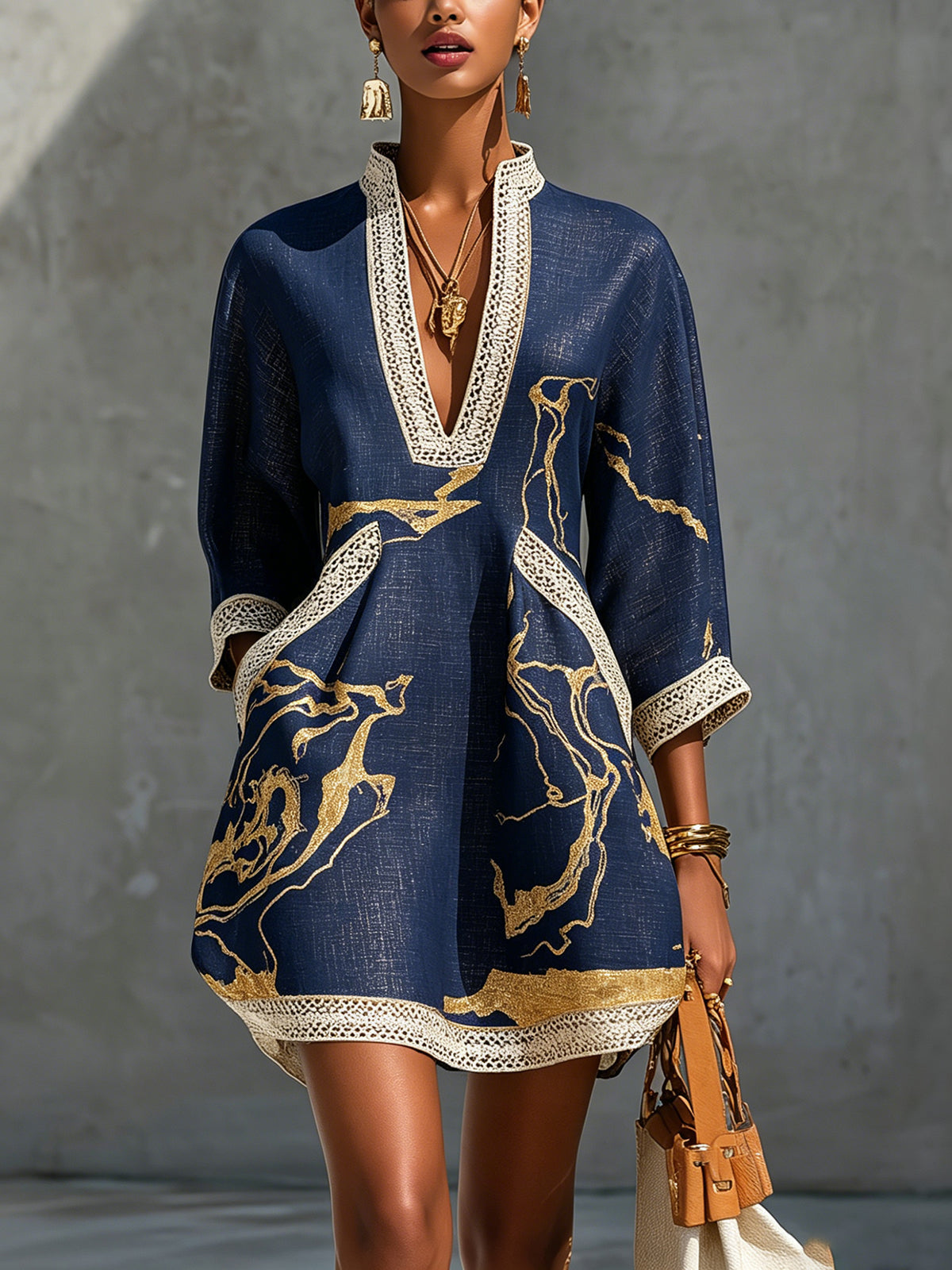Madame | Mini robe noire imprimé marbre doré et dentelle crochet